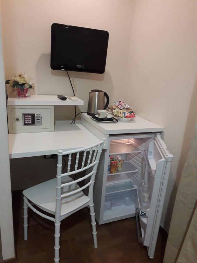 เปอตี ชาโต Bed & Breakfast มอนเตกาตินี แตร์เม ภายนอก รูปภาพ
